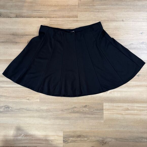 torrid Dresses & Skirts - Torrid Plus Size 3X Pleated Skater Mini Skirt Solid Black Ponte Academia Cosplay